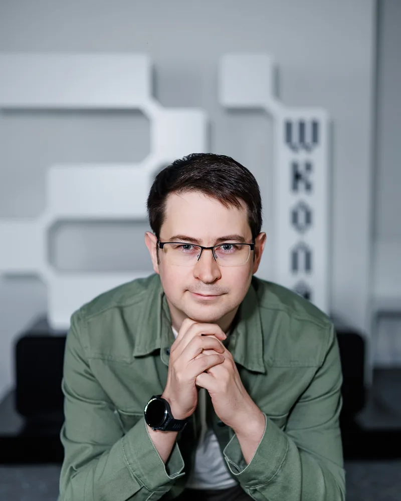 Лев Малазония — Нейропсихолог, преподаватель психологии, победитель Всероссийского конкурса «Знание.Лектор», автор гиперсистемной модели «Я», эксперт федеральных каналов (Первый, ОТР, РенТВ, Домашний, НТВ).